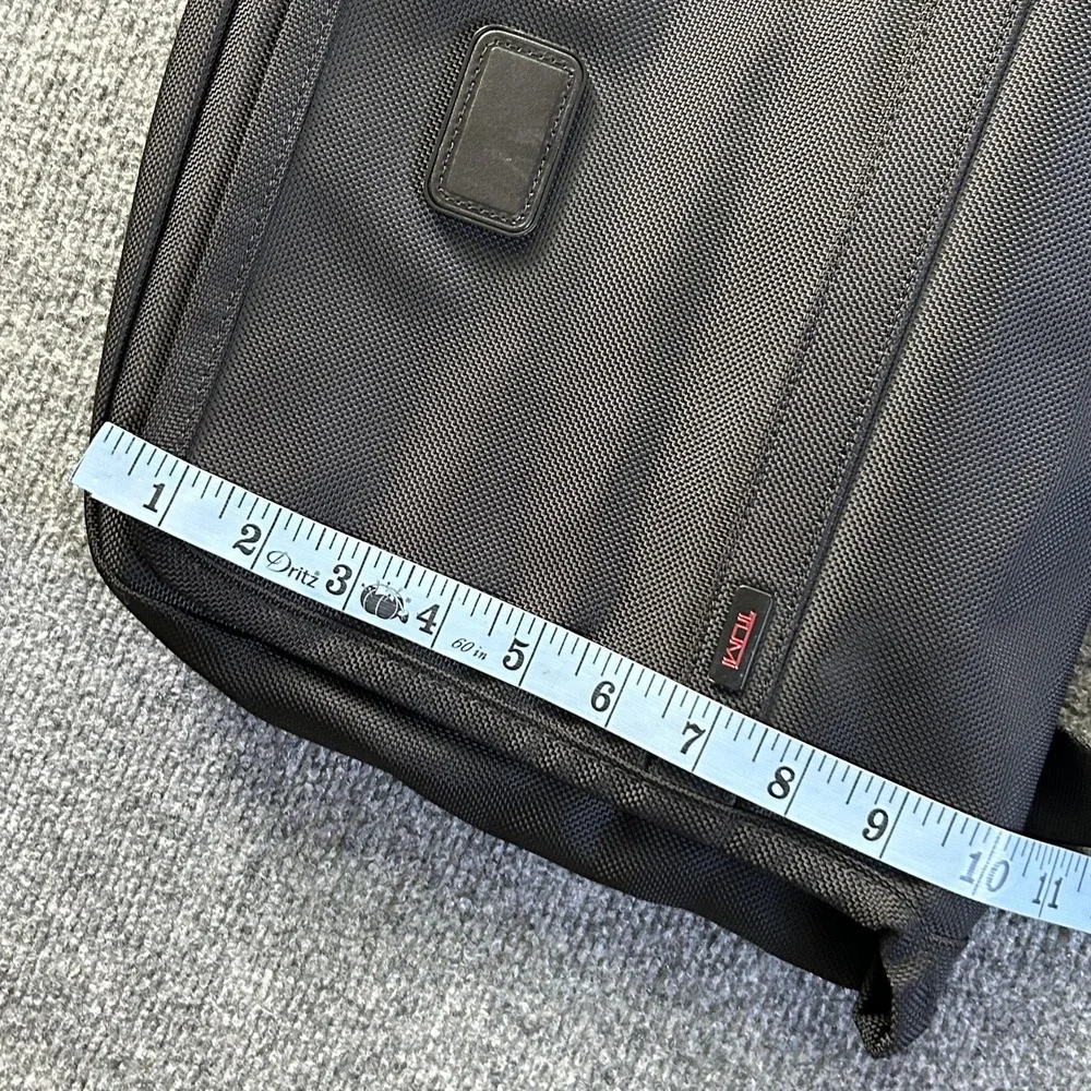TUMI Alpha Black Ballistic Nylon Messenger Laptop Crossbody Bag Slim EUC